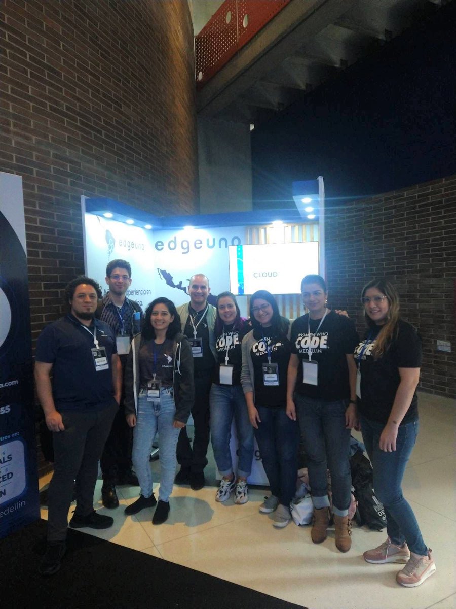 EdgeUno's tweet image. ¡La semana pasada asistimos y patrocinamos  
@DevopsdaysMed 2022! Fue una gran oportunidad para conocer más gente de la comunidad DevOps y compartir conocimientos sobre nuestra industria.

#edgeuno #edgeunonews #devopsdays #devopsdaysmedellin #medellin