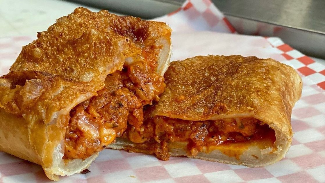pizzapuffs's tweet photo. Oh, look! It's Pizza Puff o'clock 😋
#priorities #checkyourwatch #pizzapufftime #originalpizzapuffs #madewithlove #yum #chicagofood #chicagoeats #nomnom #foodporn #foodpic #foodlover #mondaymotivation #getinmybelly #pizzapuffs https://t.co/lKqhtgA9Vt