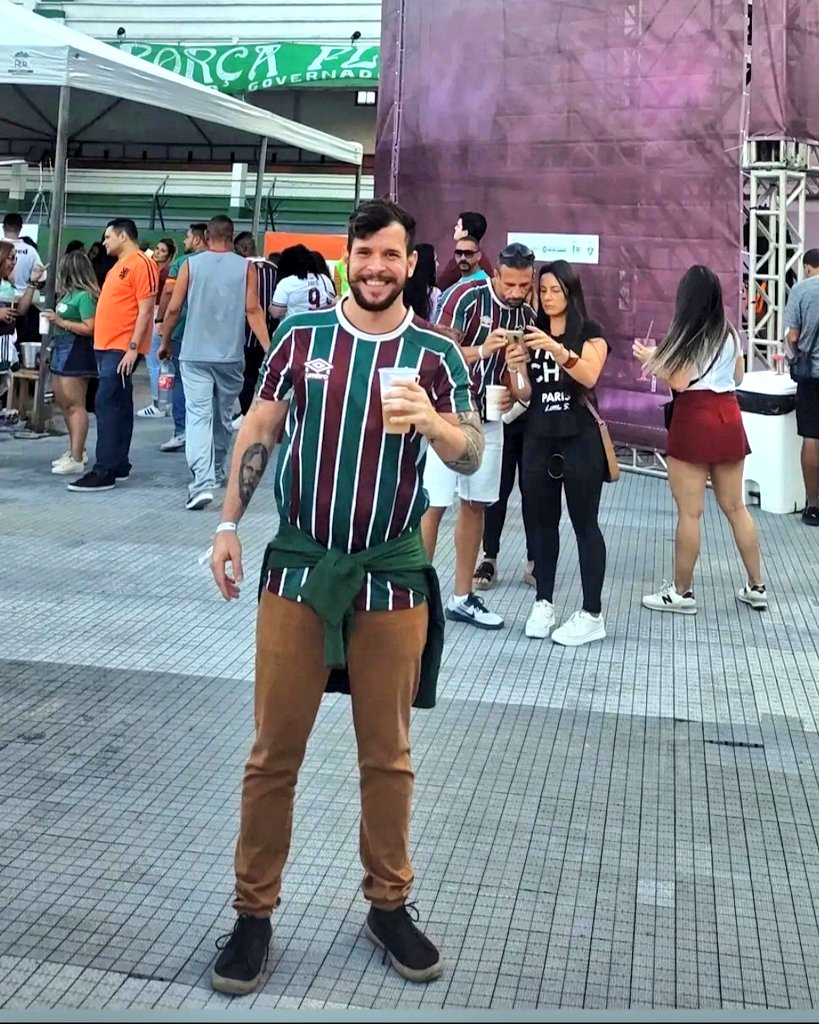 guiseda's tweet photo. Ainda sobre a Flufest!!🇭🇺🏆
#flufest #Fluminense #FluminenseFc https://t.co/quvY24GKWQ