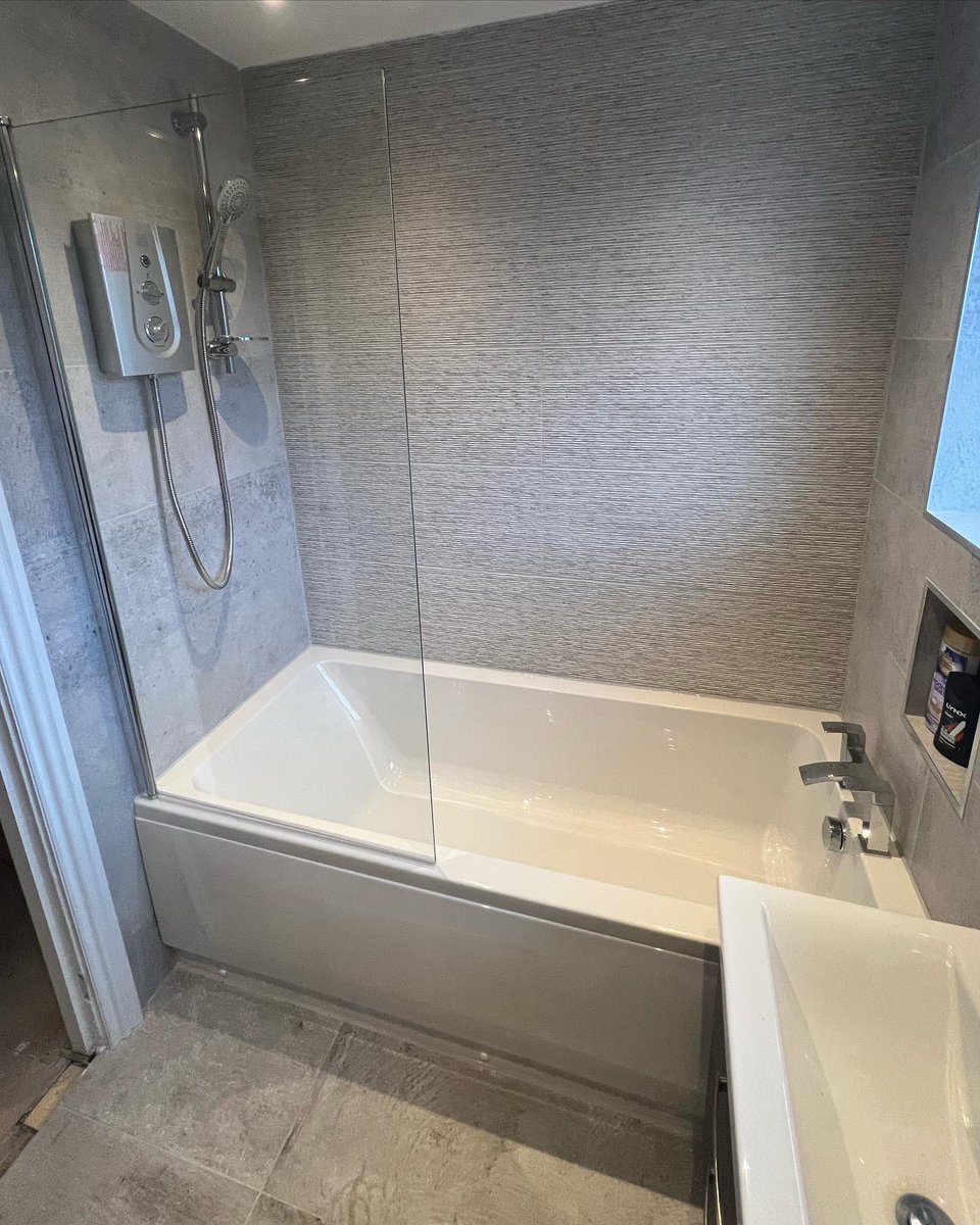 #joiner #joinery #joiners #joinerydesign #joinerywork #bespokejoinery #joinersofinstagram #carpentry #carpenter #carpenters #carpentryskills #carpentrywork #construction #constructionlife #bathroom #bathrooms #glasgow #chryston #muirhead #northlanarkshire