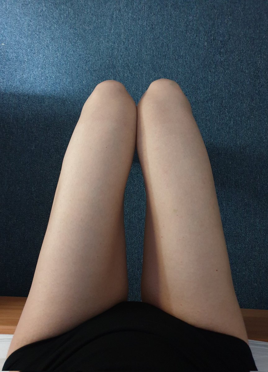 YYlang_'s tweet photo. What you to see vs what you don't. 

You shouldn't believe everything on the internet. People pose to look better and only show the ones where they look best, can't blame them. But it's unrealistic to flex 24/7, I'm pretty sure everyone sits, breathes, eats and shits. https://t.co/1U3KCR1UIu