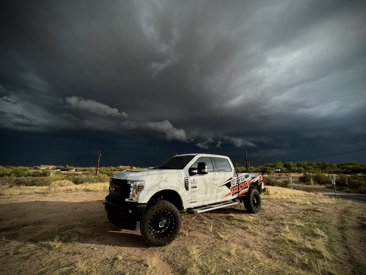 liftedtrucks's tweet photo. Riders on the Storm ⚡️
.
📸 @taylor_robert33
.
#LiftedTrucks #tr33 #monsoonseason #Arizona #az #offroading #racing #ktmusa #redbull #rigidindustries #toyotires #foxshocks #xdwheels #theliftshop #dieseltrucks #powerstrokenation #motocross #powerstrokediesel https://t.co/HySHTuc2oK