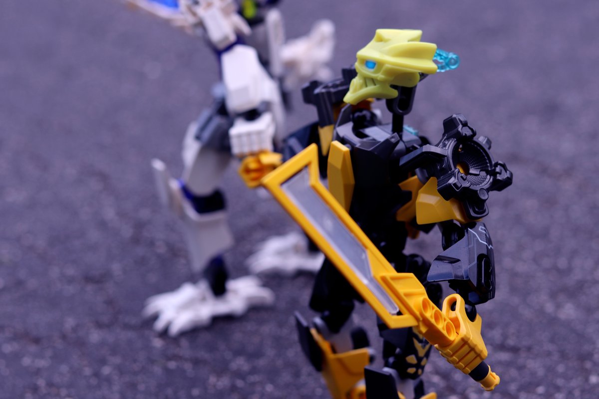 KrexaP's tweet photo. KREXA: Fractured Reality Season 1, Episode 1 turns 4 today! To celebrate here are some photos of power couple Krexa and Angwairu from a recent photoshoot! Both will return in Season 2, Episode 1 releasing this October! #bionicle #toa #stopmotion #krexa #angwairu #fracturedreality https://t.co/nPQGQOpFHF