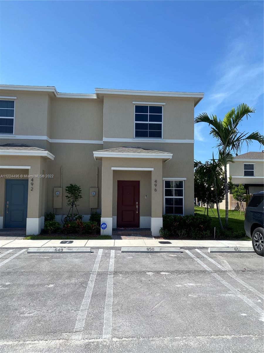 This 2 BED home won't last long! Ping me for details or a showing. #realestate  cpix.me/l/149705415