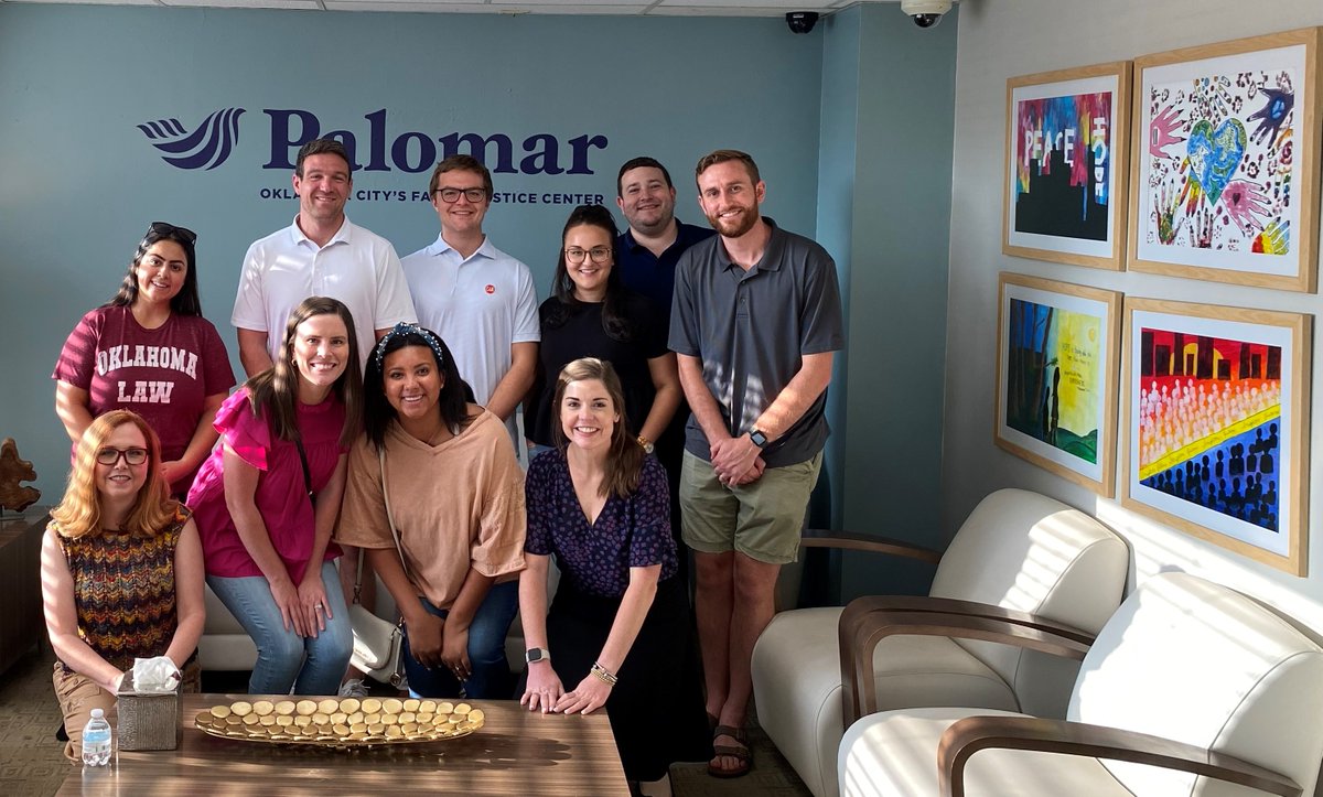 GableGotwals's tweet photo. Members of our OKC office, including our Summer Associates, recently volunteered at @palomarokc. The organization assists victims of domestic violence, sexual assault, elder abuse, human trafficking, and supports children exposed to trauma. https://t.co/qvs5rqoJKX
#GGCommunity https://t.co/Mjce7577gw