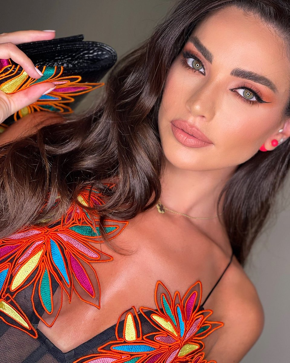 Perfectly imperfect 🖤🧡.                           .
•👗: <a href="/basilsodaworld/">BASIL SODA</a>
•💇🏻: @charbeltayehofficial
•💄: <a href="/jihaneraidy/">Jihane Raidy</a>
•💍: <a href="/dior/">Dior</a>

.
#DalidaKhalil | #داليدا_خليل 
#wedding #celebration #love #summer2022 #beautiful #gathering
