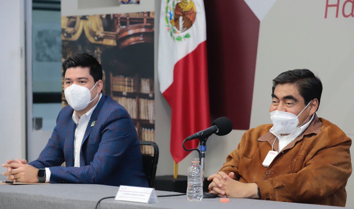 natale_jimmy's tweet photo. El compromiso y la entrega en favor de #Puebla es evidente; envío todo mi reconocimiento al Gobernador @MBarbosaMX por estos tres años al frente del @Gob_Puebla ✅ https://t.co/Sm1EnIxI6S