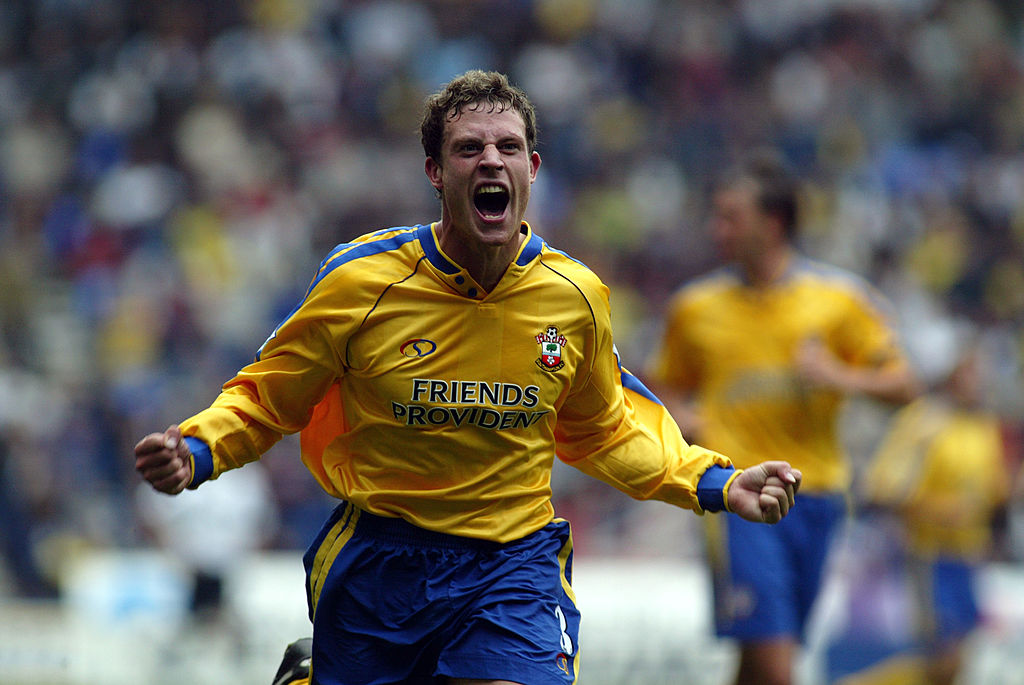 Happy birthday to former Southampton and England defender Wayne Bridge, who is 4  2  today!  