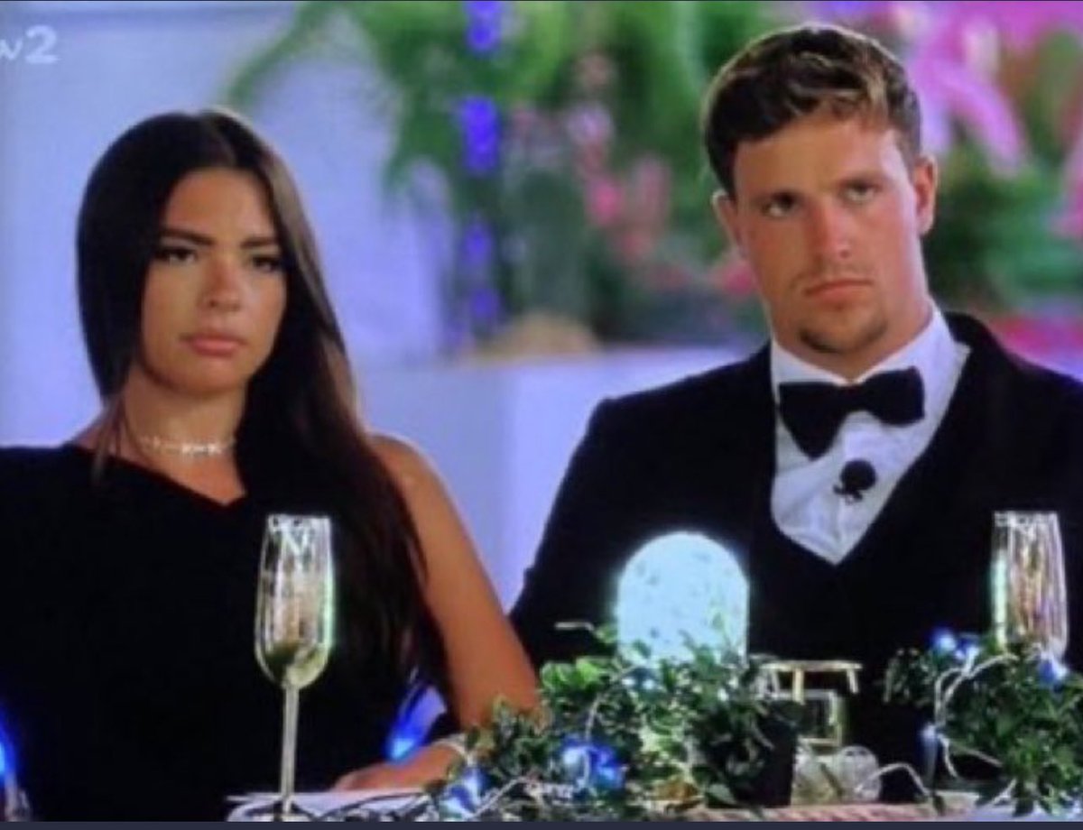 Caption this ⬇️ #LoveIsland