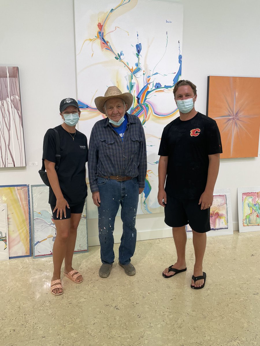 Orr & I were checking out Alex Janvier’s gallery when in walked the man himself! Had the honour of talking with him about his life & work. Very cool moment.