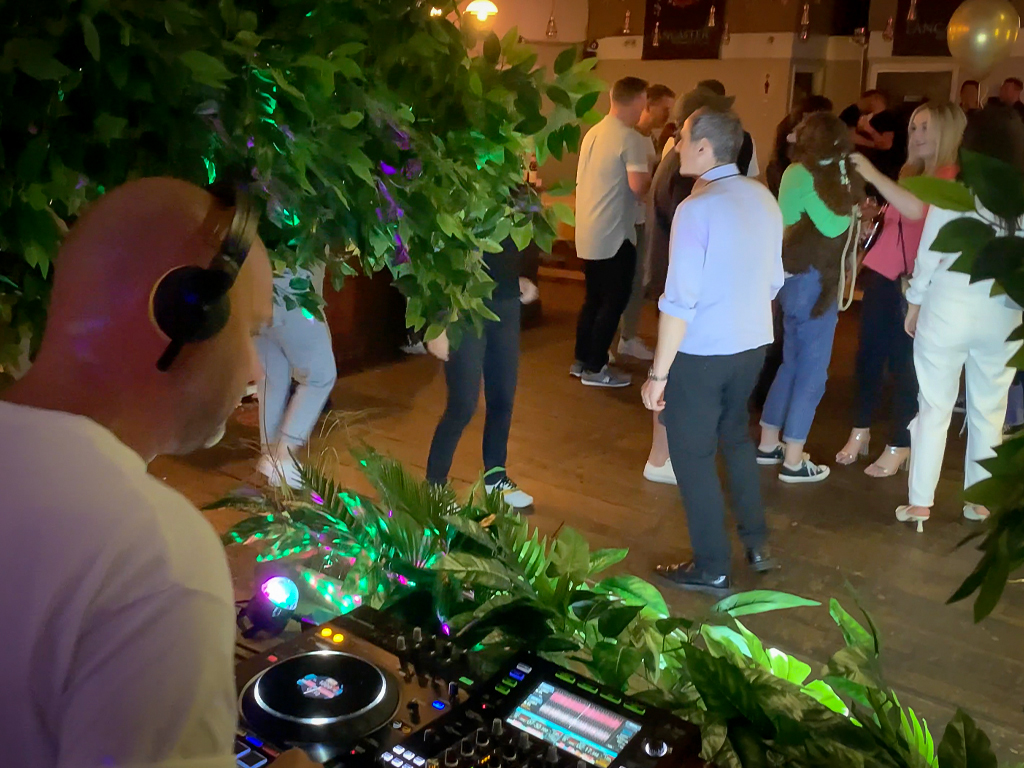 A special thanks to all the DJs, #AdamKellett, <a href="/andystoddon/">Andy Stoddon</a> #Chilly, #EmersonSmith, @JamesWDerham, <a href="/Dootbot/">Fraser Dootson</a>, @NickDaggerDJ who all played AMAZING sets.

2/3

#HopeSailsHigh #HouseMusic #MelodicHouse #OrganicHouse #DeepHouse #ProgressiveHouse #LoveLancaster