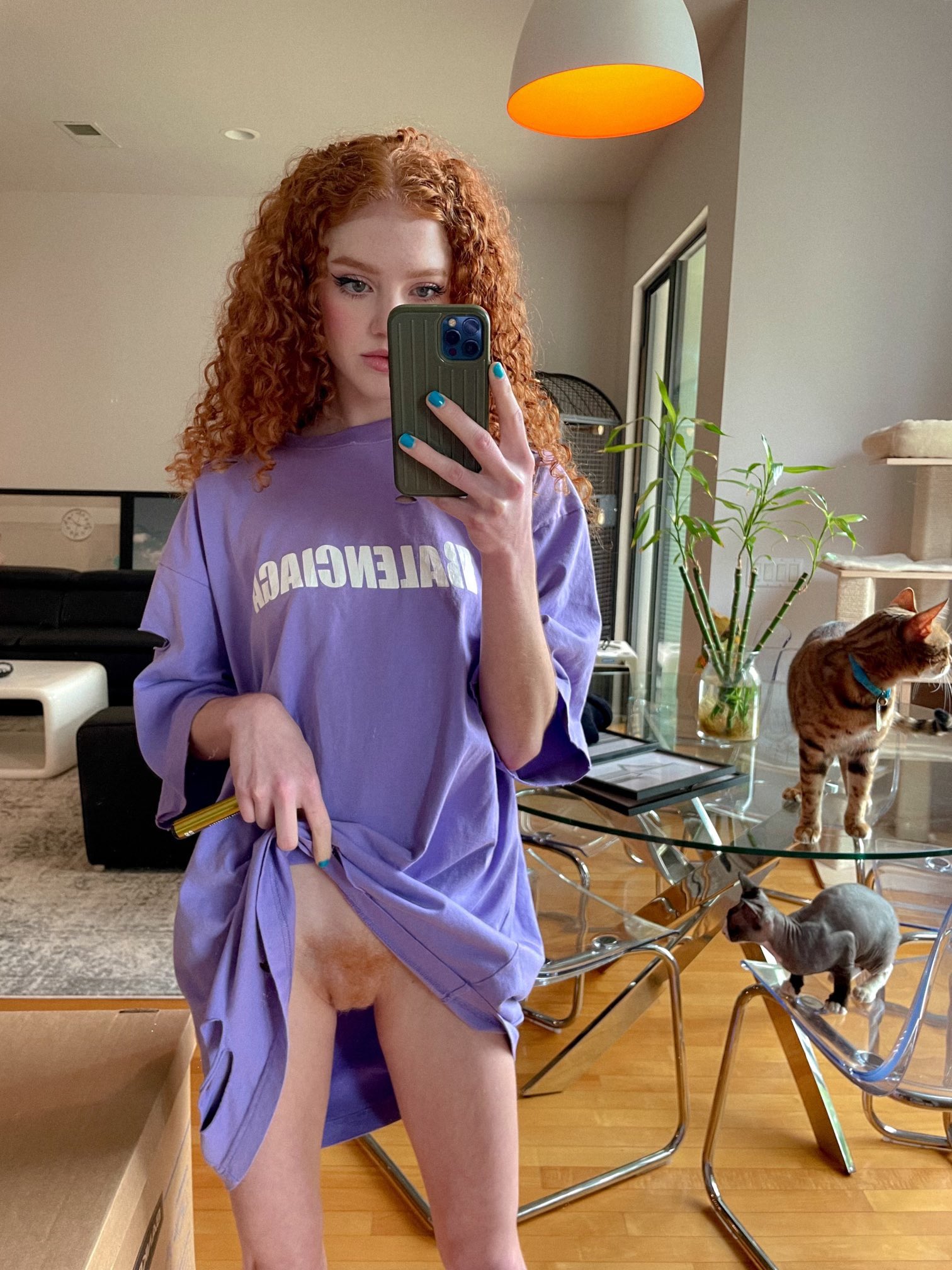 Know how to tell if she’s a real redhead? https://t.co/21MHWjVuBT