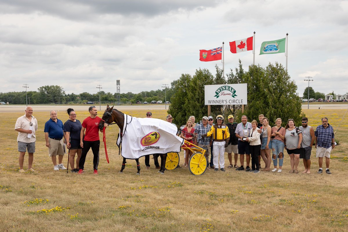 Battle of the Belles winner Big Big Plans, driver Trevor Henry 👏🏻

📸Tiffany Chantel Photography
#industryday
