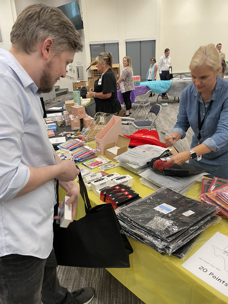 rockwallschools's tweet photo. Our first year teachers picked up some great supplies for their classrooms today. Special thanks to Curriculum and Instruction and @RockwallEdFound for supporting our wonderful teachers. https://t.co/QTUPnN4uML
