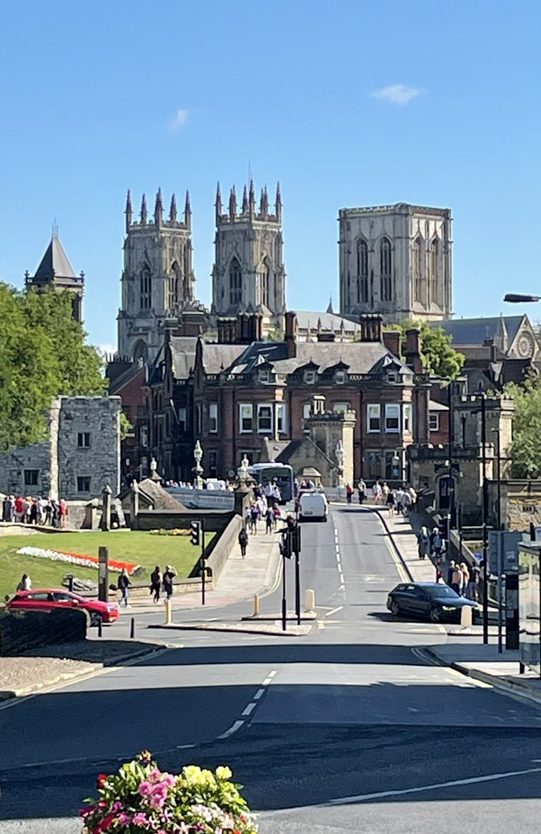 daniela_barilla's tweet photo. 📣📣We are recruiting 6 new colleagues 🎓in the dept of Biology at York: https://t.co/WRGzZOSiiU If you need any encouragement, here is my walk to campus, a brilliant history tour!
📆Deadline 17th August https://t.co/yDLkEXjml9