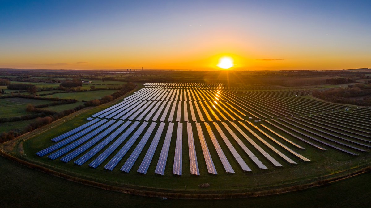OSUAgSci's tweet photo. OSU researchers are coming up with ways to address less water availability in agriculture. Agrivoltaics and Dry Farming are two approaches that can go hand-in-hand for farmers. #Drought #DryFarming #Agrivoltaics #MakeTomorrowBetter
https://t.co/G5UzWRYv0h https://t.co/Tm6xlpIvyT