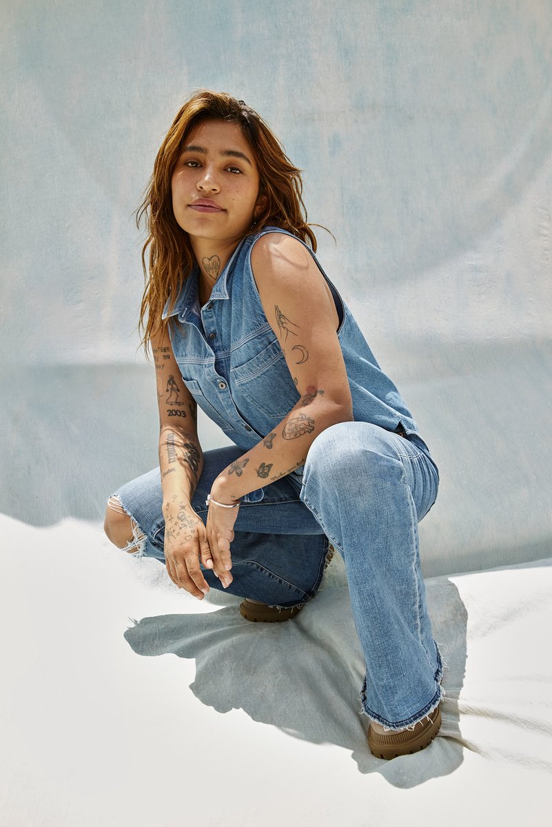 AEO_MX's tweet photo. Unir diferentes prendas de mezclilla en un total look puede resultar bastante interesante. Checa esta idea para lucir siempre en tendencia ¿Te gusta?  #AEJeans #ShareYourStory https://t.co/4l1Ufu7iUX