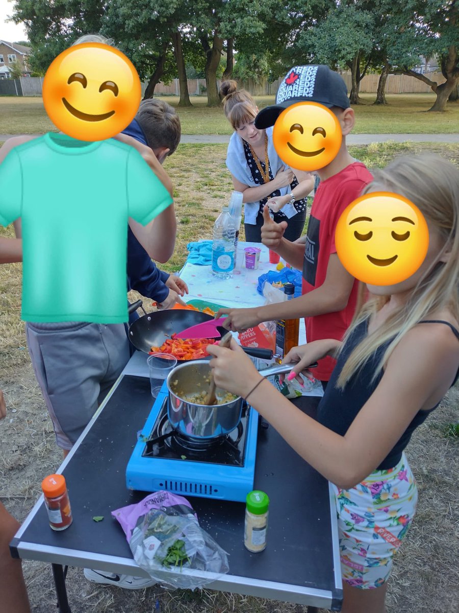 Young people made chicken fajitas tonight at Lordswood <a href="/Medway_Youth/">Medway Youth Service</a>