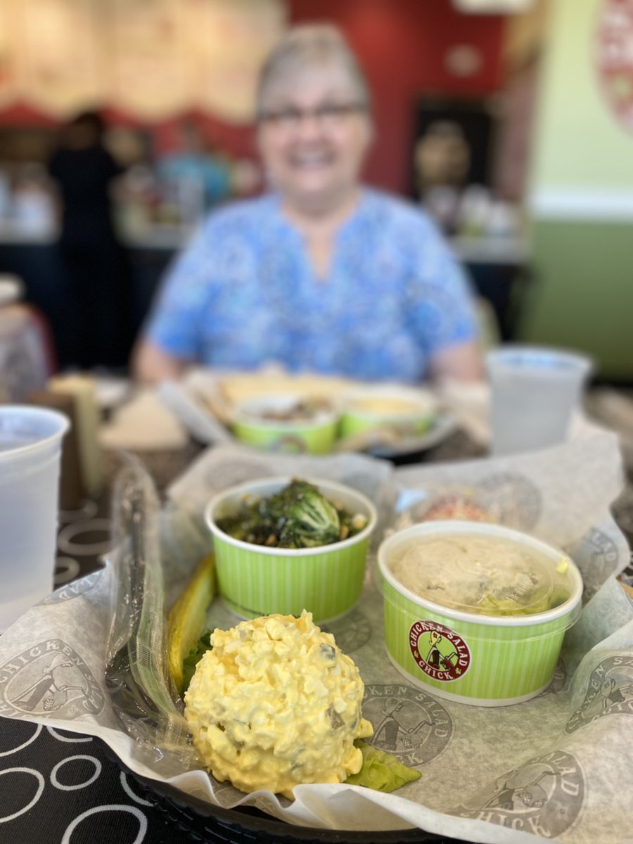 CHochmuth's tweet photo. @HannahDutton8 My mom has been so giving of herself and time these past couple of weeks taking care of me after my surgery. It’s not much, but I wanted to “give back” and say thank you by taking her out to lunch at her favorite place. https://t.co/2bzPf7s5He