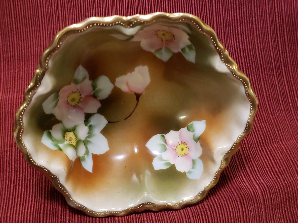 atticesoterica's tweet photo. Antique Maple Leaf Mark/Morimura Gumi Made in Nippon (Japan) Floral Hand Painted Glazed Porcelain Bowl Featuring Pink White Cherry Blossoms https://t.co/tiAm8BXyRK #Etsy #Curios #Collectibles #AtticEsoterica #Antiques #Vintage #BestOffer #MadeInNippon https://t.co/R9tqz4gRlv