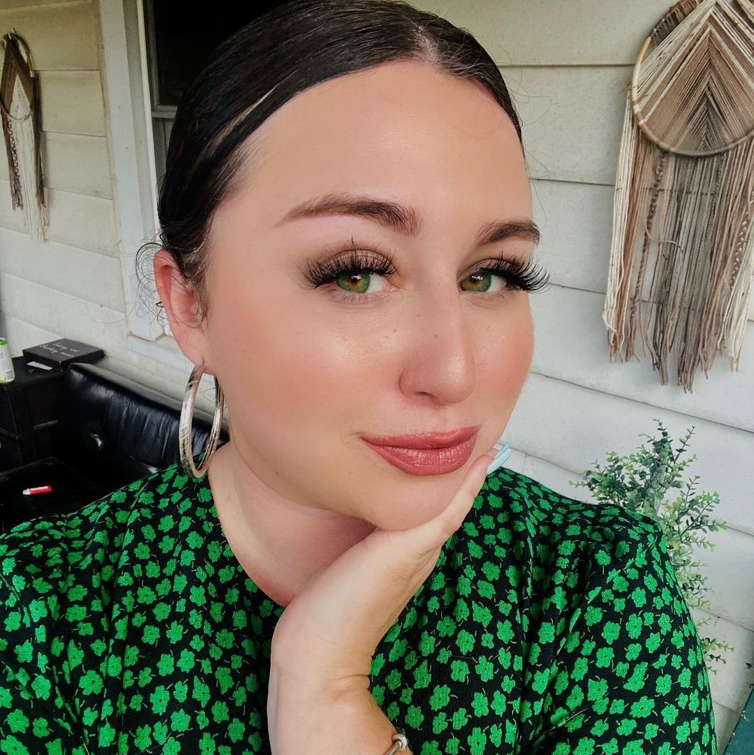 PFCosmetics's tweet photo. Now here’s a #glowment! hannnymitchapplies All-Star Face Palette to give her cheeks a radiant glow!
Shop it here: https://t.co/fMgArnjeQe https://t.co/ALbp5RWnIG