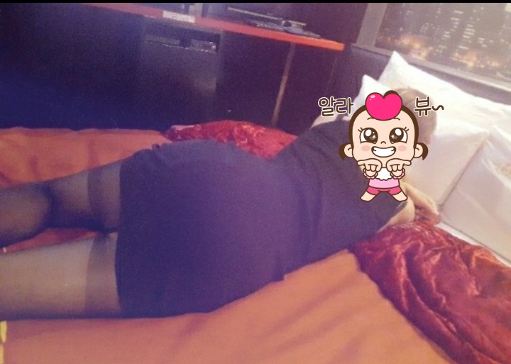 cd30222650's tweet photo. 모텔놀러와서
뒤태샷.
포샵안해요..실사. https://t.co/62Bo4SXfg4