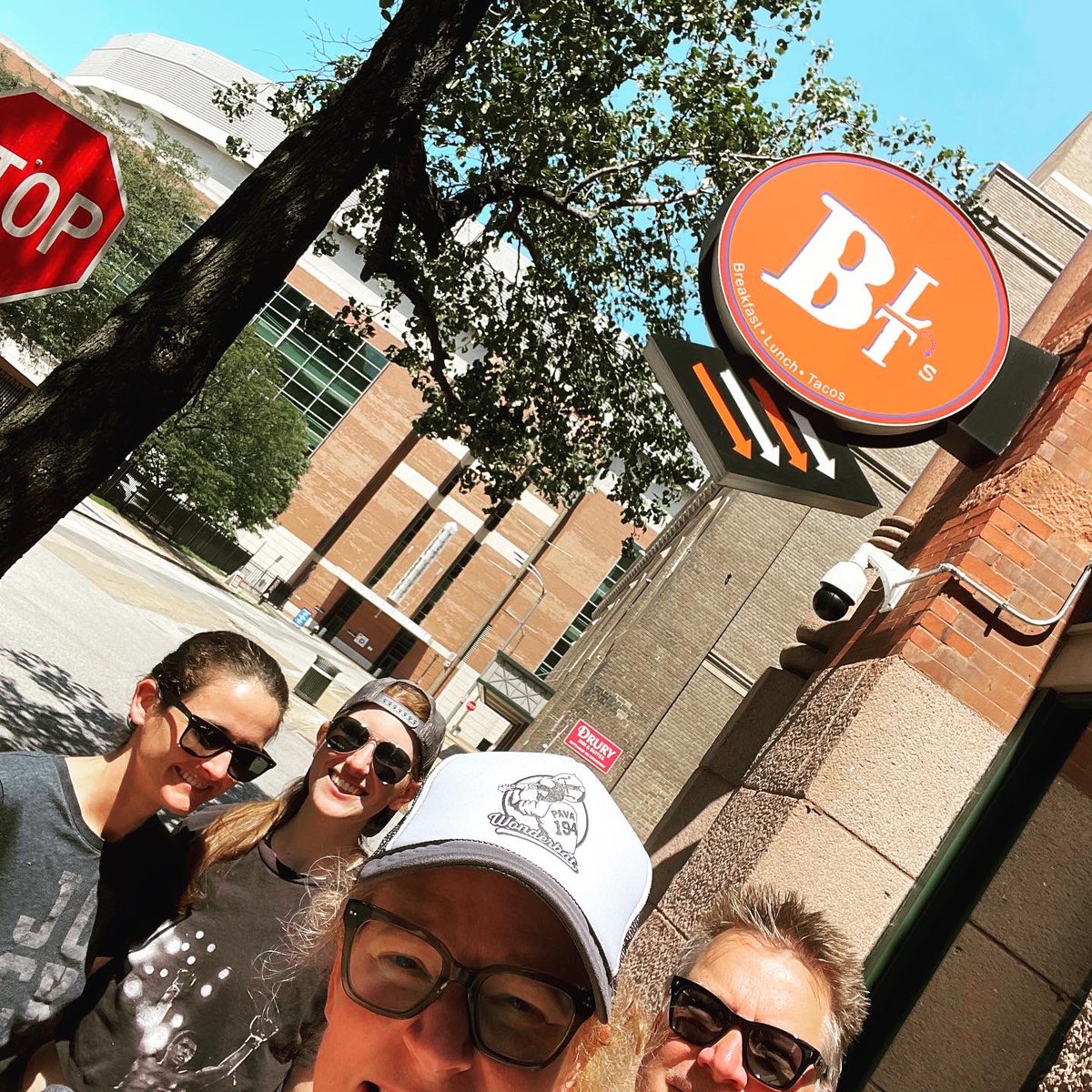 FiddlerBeckyB's tweet photo. I wanted a pic of the World’s Largest Pop Bottle &amp; picked out a random restaurant close by…
.
Who should pull into the parking lot behind us but B^3’s intrepid sound engineer, Grand Ole @aubreyshamel &amp; Liz!!
.
Total #GodThing.
.
And @BLTsSTL is AMAZING!!! https://t.co/yXzClEK2o9