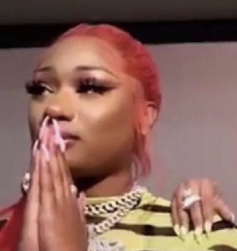 mvnaaxo's tweet photo. Me praying that ekin-su and davide win right now #loveisland #LoveIslandUK https://t.co/QdDYzYpDtr