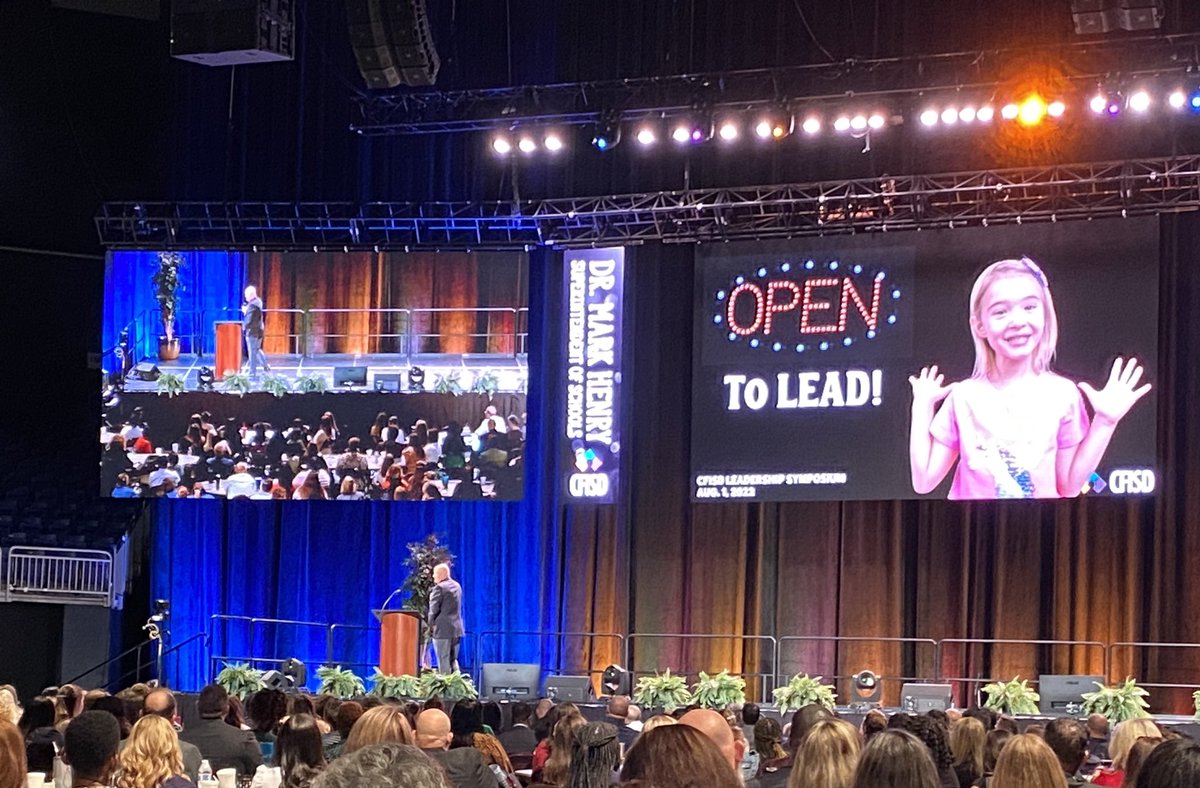underwood89's tweet photo. Itโs GREAT to be back together @BridgelandCFISD and #opentolead for the best year yet @CyFairISD! Thank you @SuptMarkHenry for inspiring us to bring out the best in all! ๐งก๐๐ป https://t.co/JPcPrYCajC