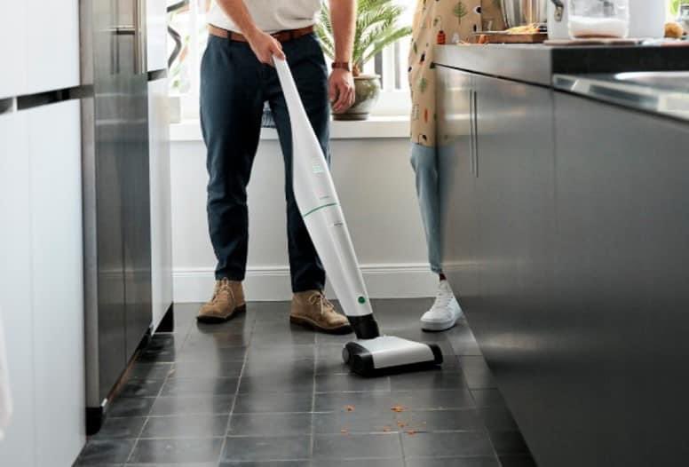 An interrupted cleaning experience… with no cords attached!
By purchasing a second battery for your VC100 system, you can ensure that your cleaning is complete even if your first battery runs out of power.

vorwerk.co.uk/en/c/home/prod…