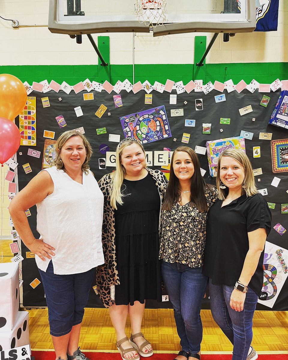 MrsMayberryCrew's tweet photo. Year #7 kicked off today! So excited to work with these ladies! Proud to be a Walter Hill hornet 💚💛🐝 @school_walter https://t.co/L3yM34v31w