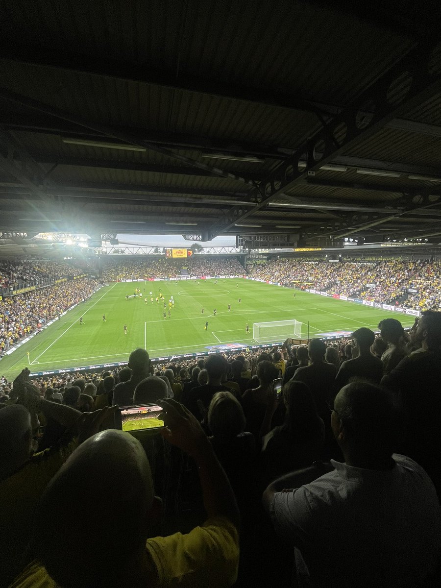 Hazzwfc's tweet photo. A Pedro goal under the lights what more could you ask for https://t.co/SfgempBeZa