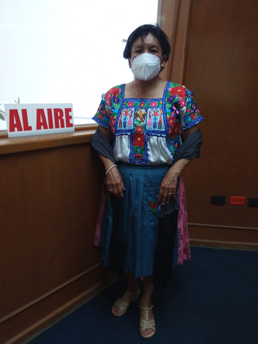 gmoncadad's tweet photo. 📌 Para hablar sobre "Santa María Coapan, sus costumbres y tradiciones", a propósito de su próxima fiesta patronal, nos acompaña Teresa de la Luz Hilario, hablante de náhuatl y promotora cultural.

#AlSurDePuebla / #AhoraEnDomingo 
#SETTehuacán 93.1 📻
https://t.co/FGwbzZMkNQ 💻 https://t.co/JNZpIVKIPG