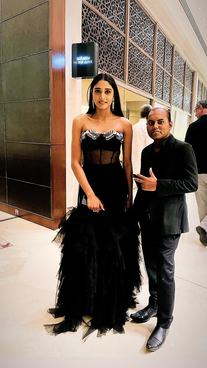 okil_786's tweet photo. #Celebrity-#Smrithi_Srikanth-Indian Actress/ Model/ Dancer 
Absolutely pleasure to meet the very elegant &amp; wondrous personality of the Bollywood industry. She has known for upcoming movie #RakshaBandhan along with #AkshayKumar. 
#smrithisrikanth #prettysmiles #bollywoodcelebrity https://t.co/BecHCEjdeD