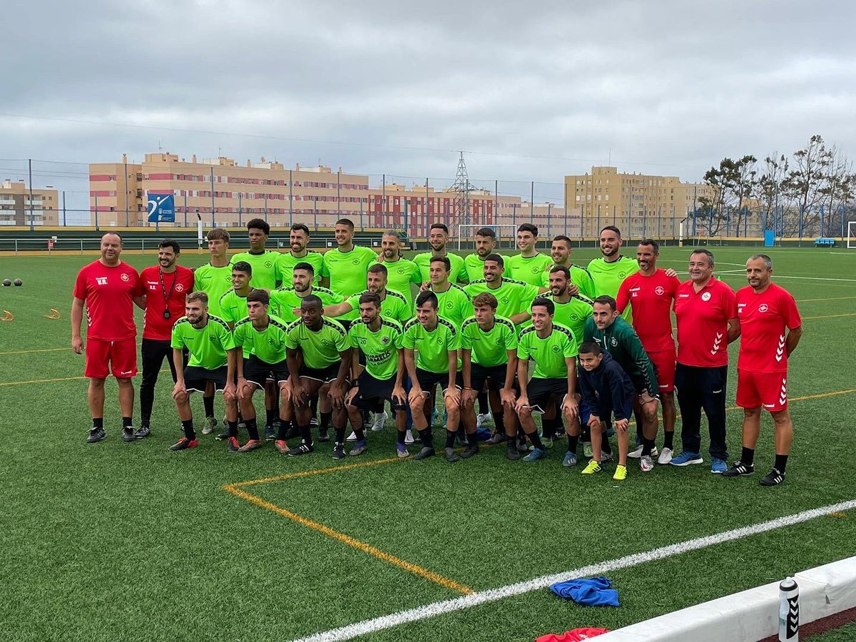 udvsbrigida's tweet photo. 🔸TEMPORADA 22/23🔸                 

✨HOY nuestro REGIONAL de TERCERA ha realizado su primer sesión de esta temporada en el Campo del Barrio Atlántico.✨

#elvillasomostodos💚 https://t.co/i95310udgD
