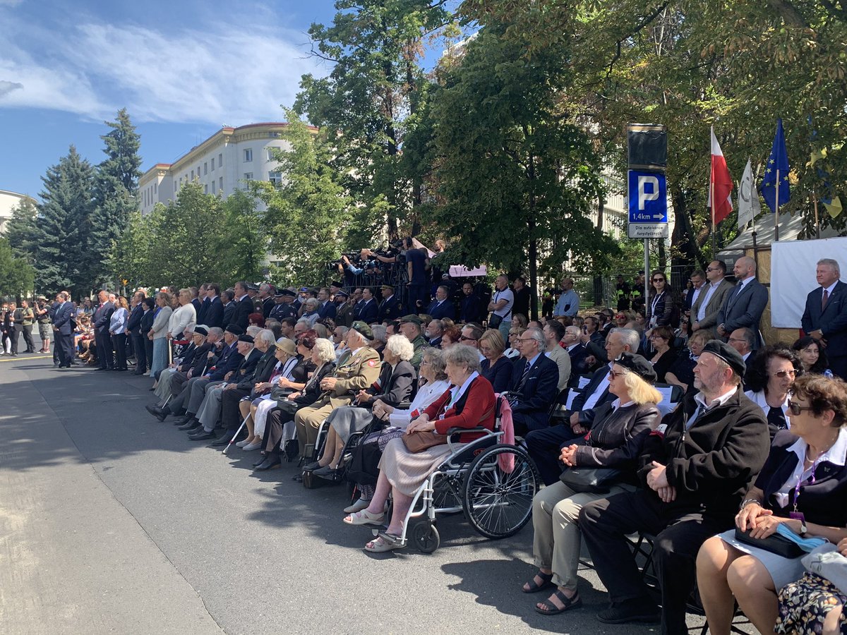wojcikrp's tweet photo. 🇵🇱’s WWiI #UndergroundState is extraordinary - with hundreds of thousands of Poles - honored during #WarsawUprising commemorations. 🇵🇱operates the largest, most sophisticated Underground. It’s existence gives hope, helps Poles organize, rally, save Jews & defy a barbaric enemy. https://t.co/NC0jc6iVJj