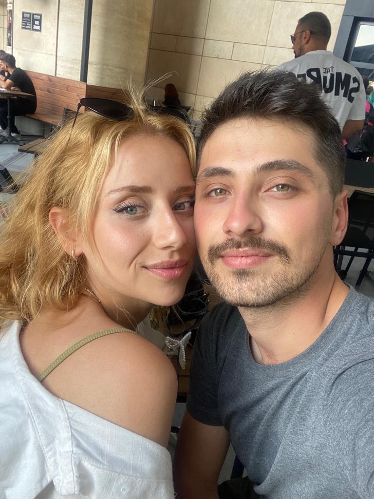 ozguruoo's tweet photo. Sen varsan, yaşamak sana değer 💙 https://t.co/6zJYz8uOnz