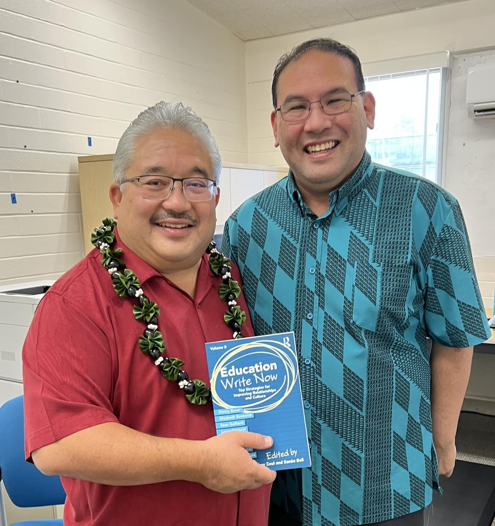 winstonsakurai's tweet photo. Happy First Day Back to School with Hawaii State Superintendent Keith Hayashi stopping by! Hawai'i Public Schools #EdWriteNow #808Educate https://t.co/kMQrYnyE9M https://t.co/ZwYdlUXOEh