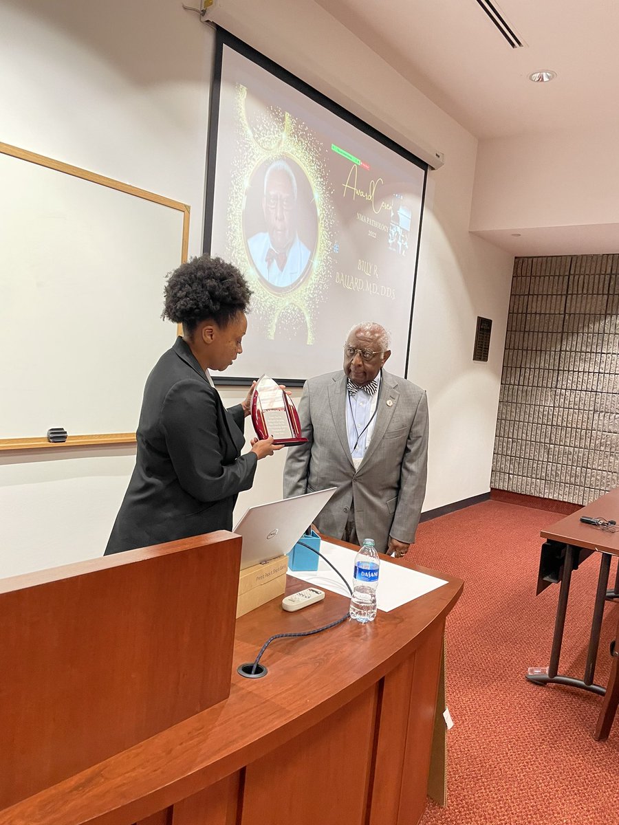 Dr. Billy Ballard, @MeharryMedical receiving his 2021 Lifetime Achievement Award in person. @NMA_Pathology #NMA2022ATL #NMA2022