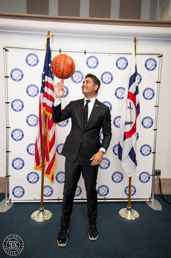 Who’s pumped for Cincinnati’s 4th annual CinSneakerBall this Friday?! 8 p.m. - 12 a.m., Cincinnati Music Hall Ballroom. Hope to see you there!