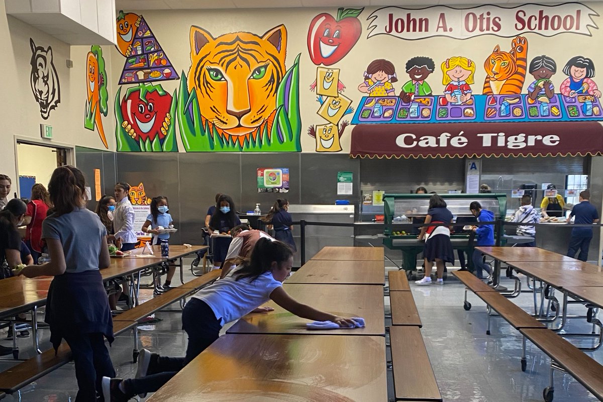 Amazing teamwork the first week of school! I was proud to be welcomed into the Otis family. <a href="/leticiasegura91/">Leticia Segura</a> #NSDNow