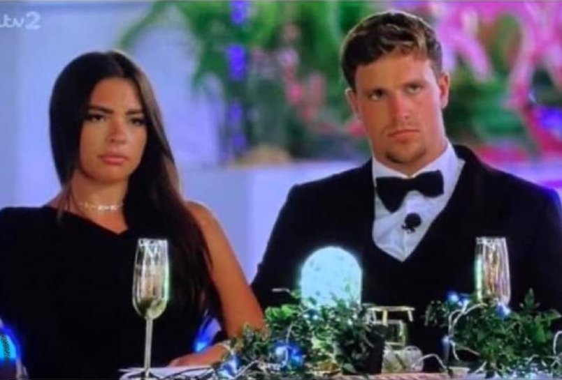 SaphyXS's tweet photo. Congrats. Hun. #LoveIsland2022 #LoveIsland #loveIslandfinal https://t.co/h6ktcfo1Aq