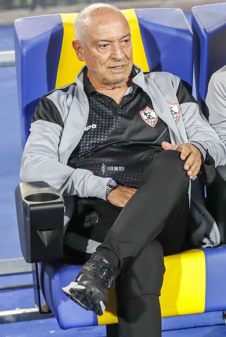 محدش في الدنيا ليه خير عليك غير ابوك وامك وجدك فيريرا ❤️