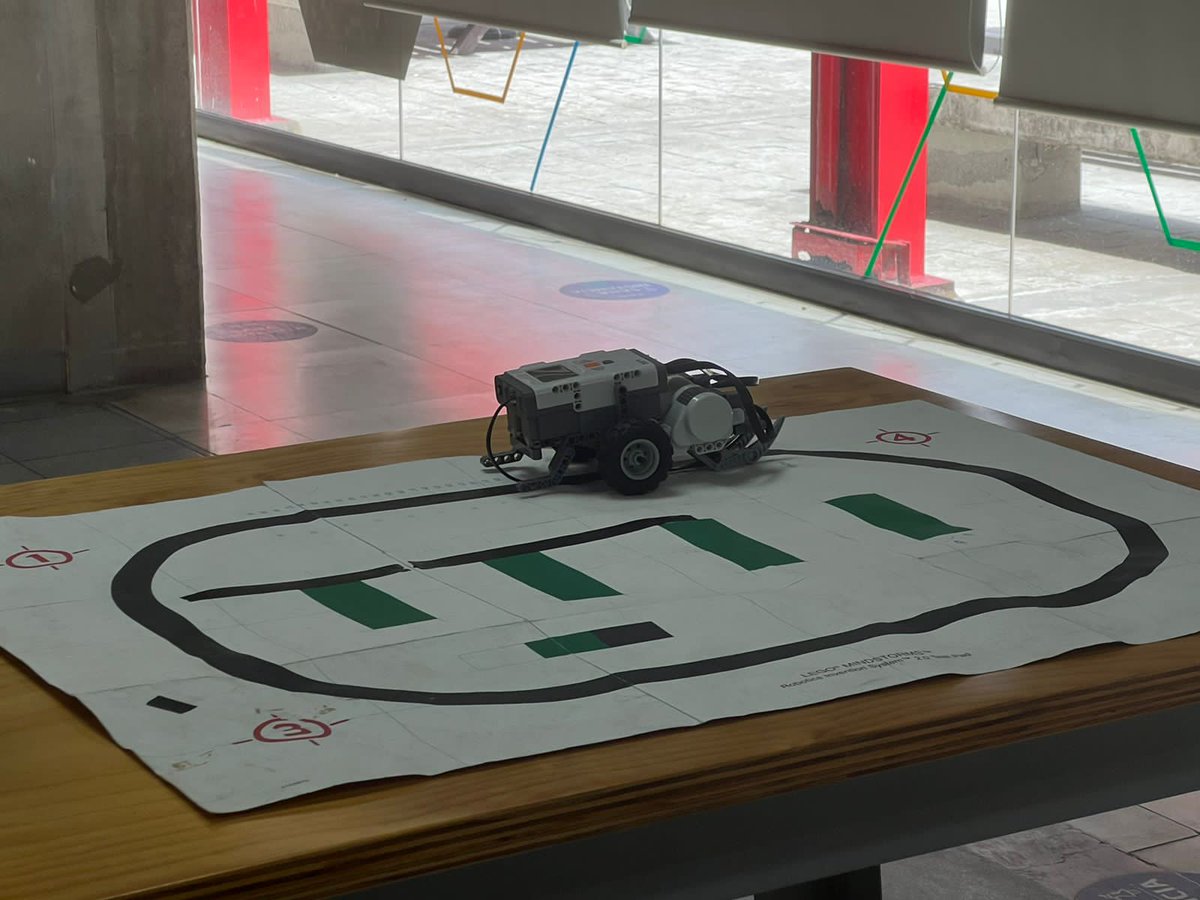 Csoftmty's tweet photo. 🤖🤖🤖 Se realiza el taller de Robótica Básica en el laboratorio de Industria 4.0 de la Universidad Regiomontana.
#axtateen #stem #technology @URegiomontana https://t.co/slgDSvlvmI