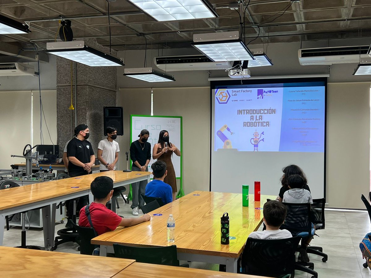 Csoftmty's tweet photo. 🤖🤖🤖 Se realiza el taller de Robótica Básica en el laboratorio de Industria 4.0 de la Universidad Regiomontana.
#axtateen #stem #technology @URegiomontana https://t.co/slgDSvlvmI