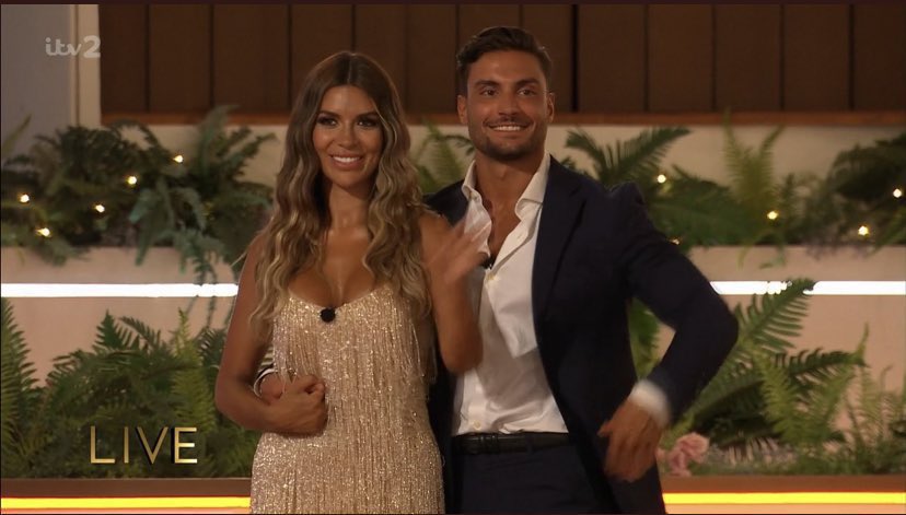 imagine being voted by everyone as least compatible and still winning🤭 #LoveIsland