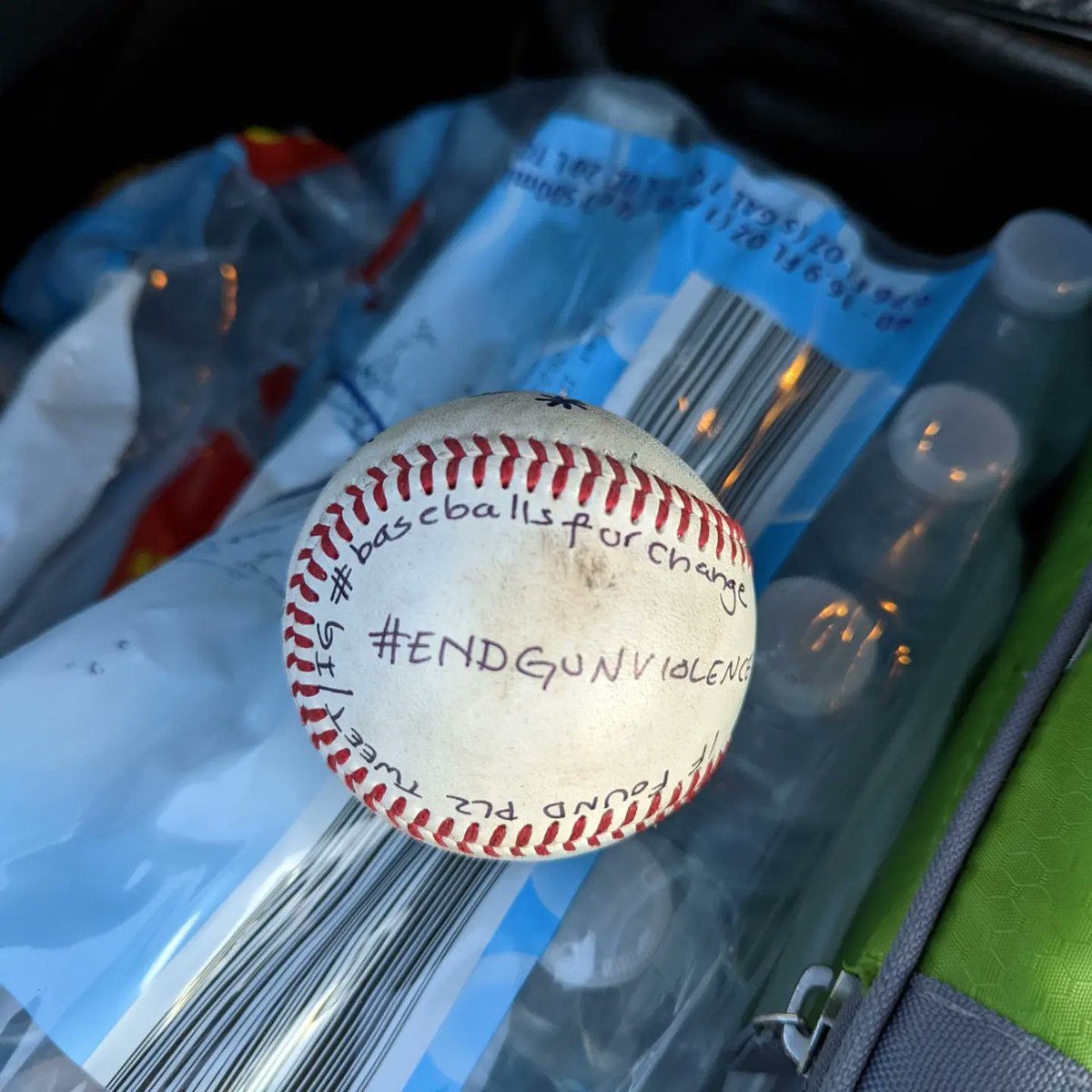 Vocalmama's tweet photo. Ball #37 left at Acadia National Park, Bar Harbor, ME for Jonathan Blunk. @davidhogg111 @MomsDemand @StudentsDemand @Everytown @bradybuzz @BetoORourke @sandyhook @MLB @MiLB
#JonathanBlunk
#enough
#EndGunViolence
#EndGunViolenceNow 
#voteguncontrol
#baseballsforchange https://t.co/jDIjy6oQnK