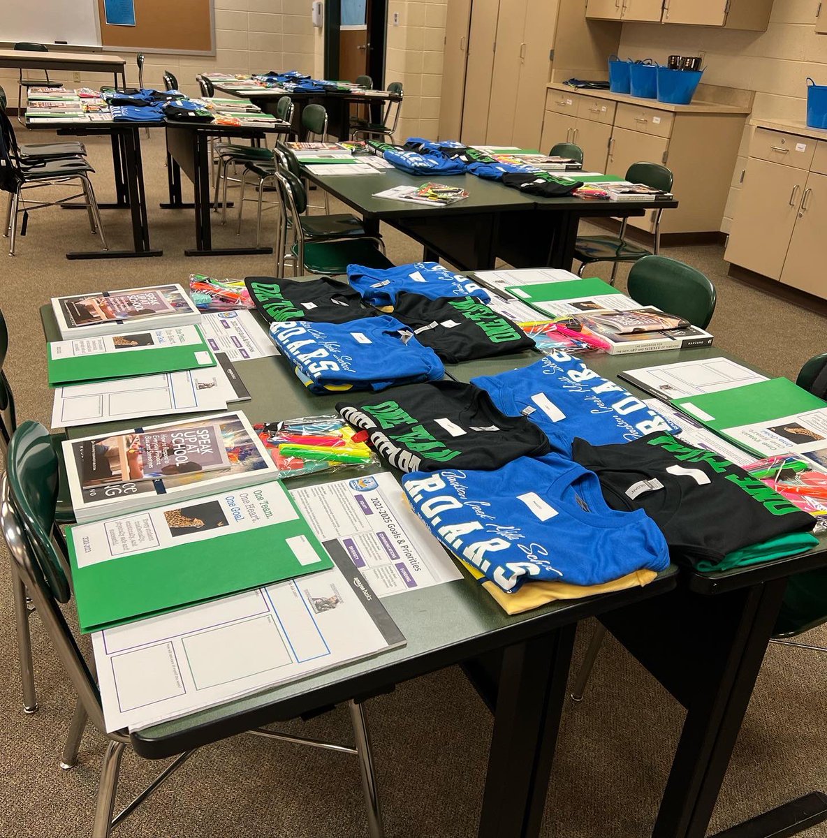 JCMSpal's tweet photo. #TeamJCMS- Your teachers are spending two days being the best THEY can be, so that you can be the best YOU can be. We can’t wait to see you on Wednesday! Let’s GOOOOOO!!@MCCSC_EDU https://t.co/XmiTPrW6fe