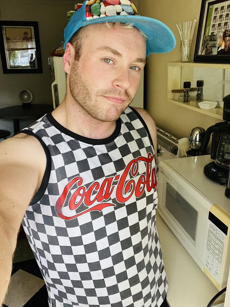 AtNight92's tweet image. Gay drugs.