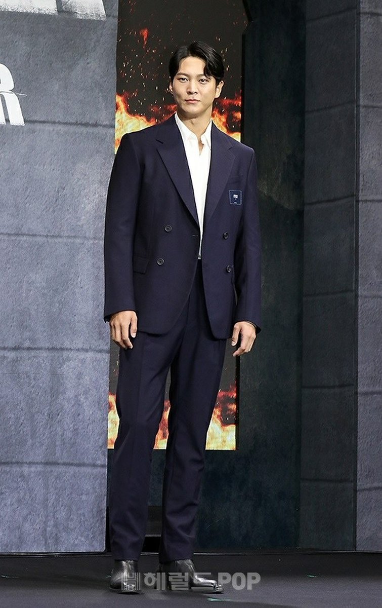 KpopCeleb tweet media